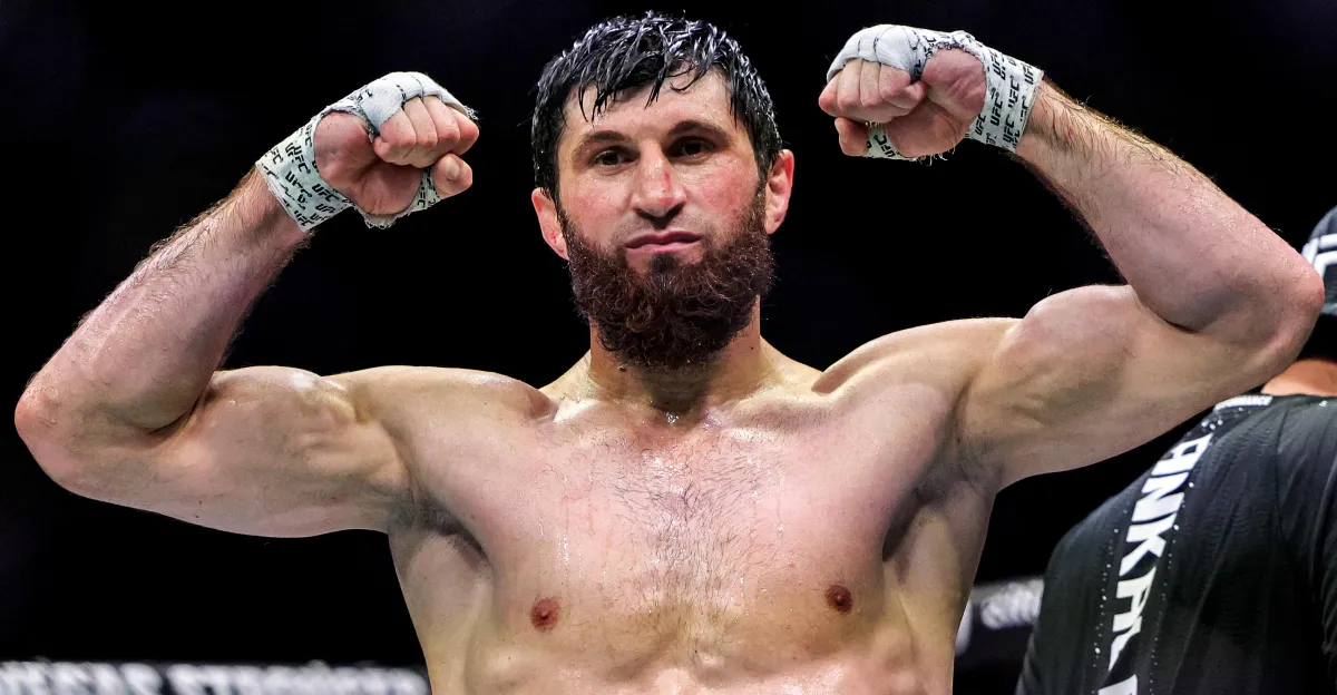 Ankalaev abre la puerta a Costa y calienta UFC: descubre por qué no descarta ese cruce y qué puede pasar si el título se retrasa.