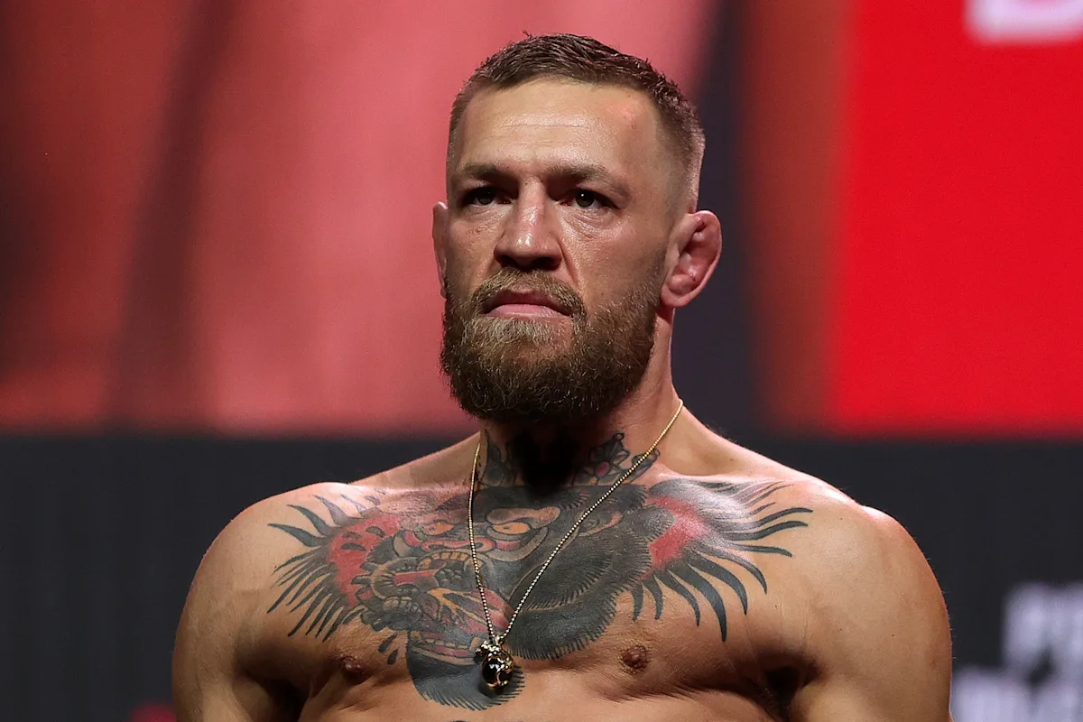 Regreso de Conor McGregor a la UFC el 11 de julio de 2026. Analizamos su enfrentamiento con Max Holloway y las expectativas de la pelea.