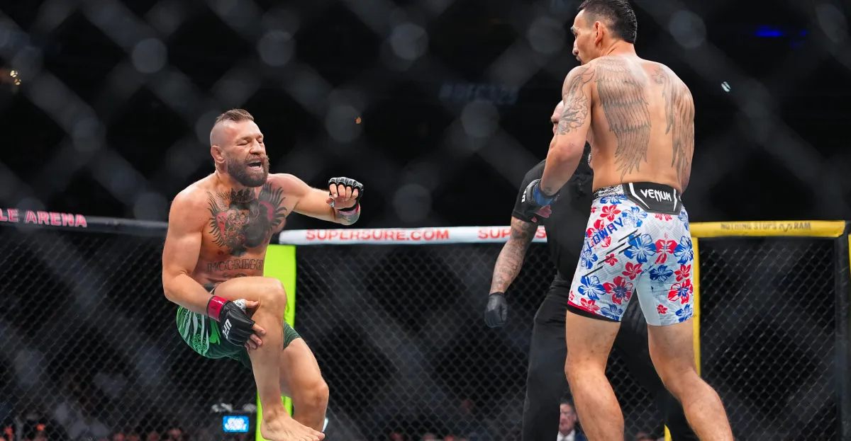 Conor McGregor se lesiona la rodilla en UFC 329 y Max Holloway aprovecha para ganar la pelea estelar. Descubre qué pasó en el combate.