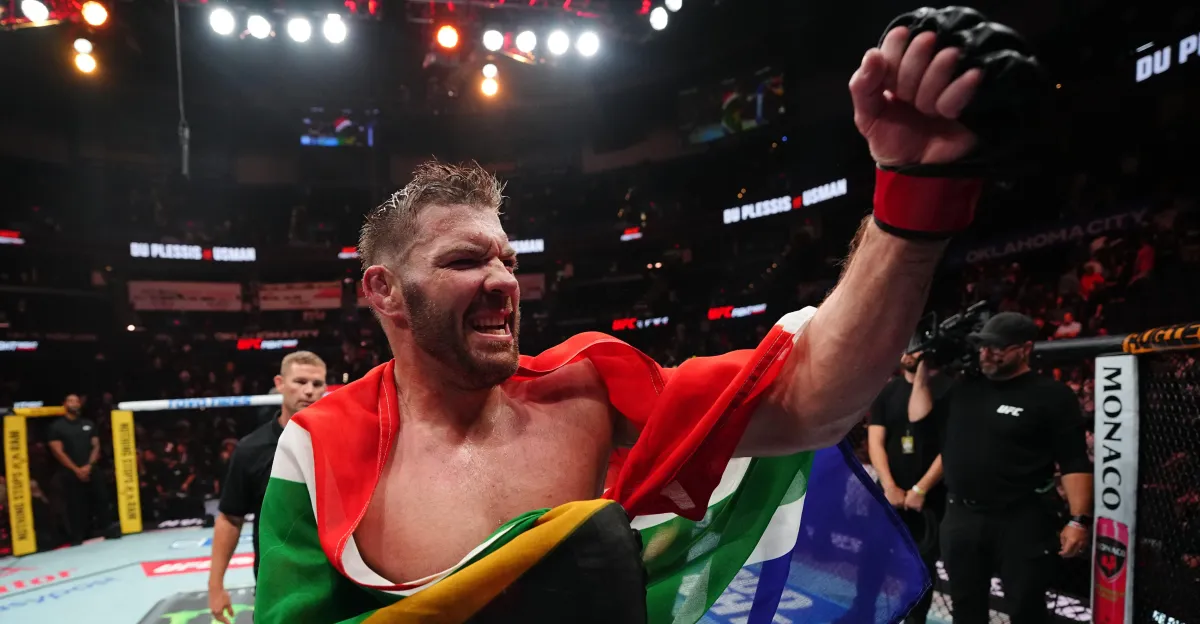 Dricus du Plessis domina a Kamaru Usman en UFC Oklahoma City y deja claro que merece otra pelea titular. Descubre cómo ganó y qué significa su triunfo.