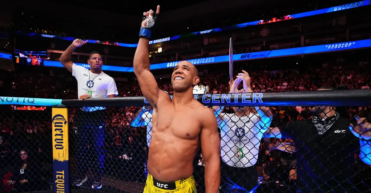 Victoria de Gregory Rodrigues en UFC: derrotó a Anthony Hernández por decisión unánime y extendió su racha a cuatro triunfos con defensa de derribos clave.