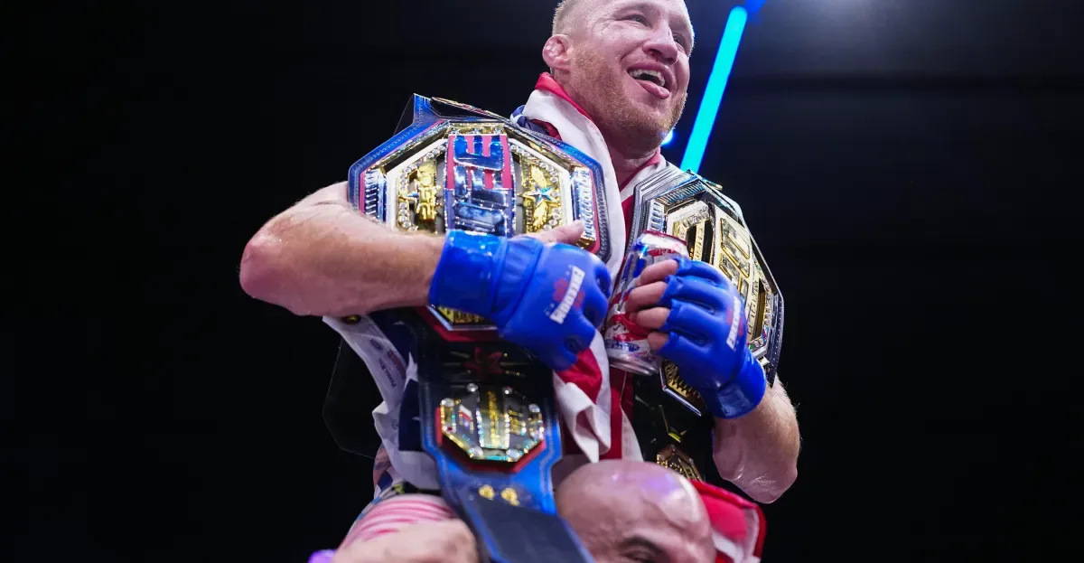 Justin Gaethje campeón UFC tras vencer a Topuria. Detalles del combate, estadísticas clave y próximos rivales en la división ligera.
