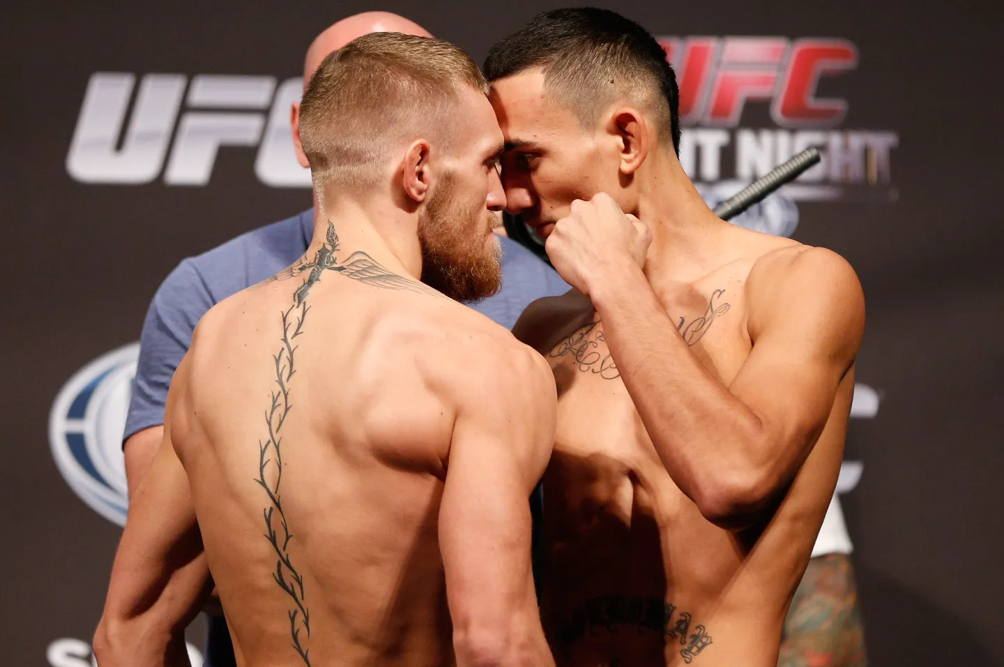 Póster UFC 329 destaca por uso de IA, polémica visual y presencia de McGregor. Incluye análisis de diseño y reacciones del público.