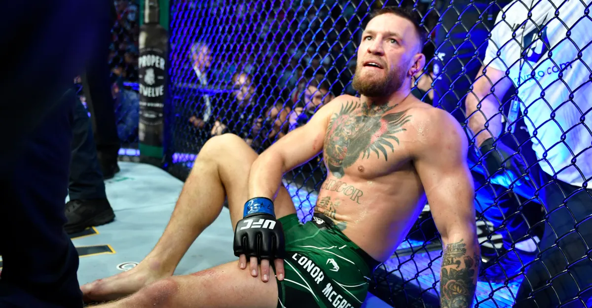 Reaccion de McGregor a acusaciones de dopaje tras omitir controles. Incluye cronología, declaraciones y posibles sanciones oficiales.
